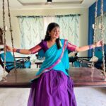 Sharanya Turadi Instagram – Day 1 of Pandian Stores 2, entering the PS family as Thanga Mayil from today 🦚 
Vera enna kepen? 
Eppothum pola unga anbum aatharuvum than 🙏😍
 Heartfelt gratitude to my kanmanies ❤️ 

#pandianstoresserial #thangamayil #newbegginings❤️