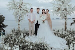 Sharon Chan Man-Chi Instagram - 謝謝你們♥️♥️
記得半年前的一個早上
收到你的Whats app 
說你要結婚了
想邀請我們出席
問我可以嗎？
嗰一刻我真係好感動
跟住諗都冇諗
就即刻答你
我哋一齊出席
非常替你們高興😘
跟住我就即刻訂機票
同埋請假兼保守秘密

原來眨吓眼
同你已經識咗20年
2003年
我哋拍下一站彩虹認識
2023年
可以見証你哋嘅人生大事
做你嘅兄弟團
陪你娶老婆
真係好開心💕
我而家仲喺度回味緊
蘇梅島嘅點點滴滴
啲相應該有排post😆

祝福你倆
百年好合💗永結同心💗
最緊要快啲整隊足球隊!!

最後真係要讚你老婆
全個婚禮都係佢一手策劃
真係好勁👍👍
相信我哋呢班兄弟
好放心將你交俾佢
靚湯一定會好好照顧你❤️

@kennethmkm 
@roxannetong