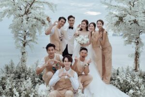 Sharon Chan Man-Chi Instagram - 謝謝你們♥️♥️
記得半年前的一個早上
收到你的Whats app 
說你要結婚了
想邀請我們出席
問我可以嗎？
嗰一刻我真係好感動
跟住諗都冇諗
就即刻答你
我哋一齊出席
非常替你們高興😘
跟住我就即刻訂機票
同埋請假兼保守秘密

原來眨吓眼
同你已經識咗20年
2003年
我哋拍下一站彩虹認識
2023年
可以見証你哋嘅人生大事
做你嘅兄弟團
陪你娶老婆
真係好開心💕
我而家仲喺度回味緊
蘇梅島嘅點點滴滴
啲相應該有排post😆

祝福你倆
百年好合💗永結同心💗
最緊要快啲整隊足球隊!!

最後真係要讚你老婆
全個婚禮都係佢一手策劃
真係好勁👍👍
相信我哋呢班兄弟
好放心將你交俾佢
靚湯一定會好好照顧你❤️

@kennethmkm 
@roxannetong
