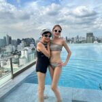 Sharon Chan Man-Chi Instagram - 至我最愛的媽媽 親愛的媽媽... 您是我生命中最重要的人 您一生不辭勞苦照顧我和弟弟 還有您最錫的孫仔子樂 您對家庭無私的愛和奉獻 照亮了我們的生命 您是一位偉大的母親 感謝您把我帶到這個世界 感謝您成為我的母親 這是您給我最寶貴的禮物 我會永遠記住您的教導 傳承您的美德 成為更好的人 媽咪我愛您♥️ 2023年妳不幸患上急性血癌 我們同妳並肩作戰 走過死亡幽谷 陪妳在醫院打仗 妳有無比的意志力和正能量 妳是一位戰士Super Woman 結果妳打贏這場仗 在這一年，妳康復得好好 我要爭取時間去愛妳 帶妳去吃最好的 很感恩我們一家人 可以一齊去泰國旅行 我知道這也是妳的心願 我都會盡力幫妳完成 2024年1月25日晚上 我拖著妳的手 在至親的陪伴下離開了我們 很平安地踏上了 通往天家的旅程 在這個艱難的時刻 我是無比的傷痛 媽媽...我怎能失去您 我的手指在發抖 我很害怕這一刻 沒有妳的日子 我不知道能怎樣過 妳陪伴着我結婚生仔 陪伴着子樂長大 見證我每一個時刻和成長階段 照亮我的人生 您知道我有多愛您嗎 媽媽 我知道你已經在天父的懷抱裏 已經沒有疾病和苦痛 我知道你在天上 會常常看顧着我們 昨天我跟妳約定 如果我想同妳傾偈的時候 我就會望着天空跟妳說 妳記得記得要回應我 我還有千言萬語想跟妳說 又或者我們在夢中見 我們會想念您 懷念您的好 我知道妳最擔心我的身體 我應承妳會好好照顧自己和家庭 妳不用擔心和掛心 我們將來一定會重聚 在這裏 我要感謝親人好友 在這個艱難的時刻 對媽媽無微不至的照顧和愛 我代表媽媽感謝你們🙏💕 媽媽有你們真的很幸福 我也很感謝仁安醫院的醫療團隊 對媽媽悉心溫柔的照料 感謝媽媽的主診醫生 潘逸陞醫生和陳敏航醫生 從去年至今年 你們跟我們一齊打仗 一齊渡過高高低低 你們給我和家人的心靈支持 給媽媽的愛和心靈安慰 是無比的重要 媽媽.. 我永遠愛您♥️ 您永遠留在我們心中 感謝您，給予我生命中最美好的禮物 願您在天堂中得到永恆的平安和喜樂 摯愛您的女兒 敏芝