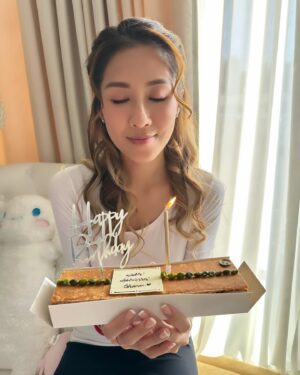 Sharon Chan Man-Chi Instagram - 2024
我並不快樂
看着病重的媽媽
生命時鐘在倒數
我從來沒想過
這一天來得那麼快
我的生日願望
只有一個
祈求天父🙏
俾多一次機會媽咪好番
我好想佢繼續整飯盒
俾我帶返公司食
好想佢煲椰子雞湯俾我飲
好想佢鬧我成日飲凍嘢
好想佢打電話俾我
好想佢日鵝夜鵝
好多好想好想好想好想
我真的很痛苦
😭😭😭
面對龐大嘅醫藥費
我都要默默承受
因為我應承過媽咪
一定要佢舒服唔好捱苦
我再辛苦都冇所謂
我真係好希望有奇蹟出現
希望大家幫我媽咪集氣
希望佢可以好番🙏🥹

健康無價
珍惜身邊人
多給他們擁抱
多點說，我愛你♥️