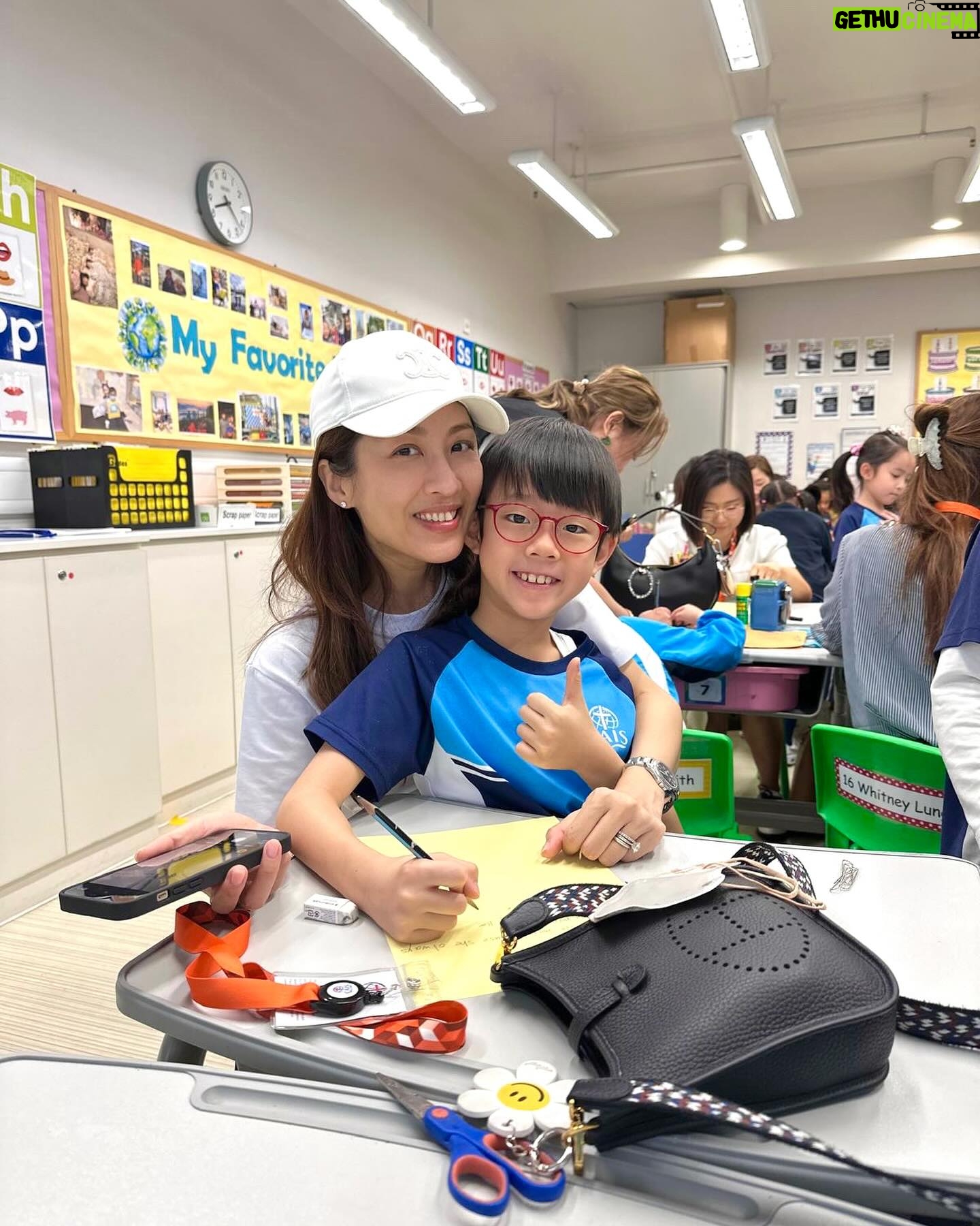 Sharon Chan Man-Chi Instagram - 𝒀𝒐𝒖 𝒂𝒓𝒆 𝑴𝒚 𝑺𝒖𝒏𝒔𝒉𝒊𝒏𝒆 ☀️ 𝑯𝒂𝒑𝒑𝒚 𝑴𝒐𝒕𝒉𝒆𝒓𝒔 𝑫𝒂𝒚 💕