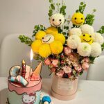 Sharon Chan Man-Chi Instagram - 還趕得上17號 的最後1分鐘 為自己生日紀念 今年我並沒有為自己慶祝 沒想到昨天 差不多踏入12點的一刻 老公突然打開大門 廿幾年猶如親人的好友Tins 拿著蛋糕和花到我家 真的沒想過 我就哭了 謝謝妳♥️ 2024 我只有一個願望 希望媽媽可以好起來 希望大家也能為她 祈禱祝願💕 𝑻𝒉𝒂𝒏𝒌𝒚𝒐𝒖 𝒇𝒐𝒓 𝒕𝒉𝒆 𝒃𝒆𝒂𝒖𝒕𝒊𝒇𝒖𝒍 𝒇𝒍𝒐𝒘𝒆𝒓𝒔 🌼 𝑴𝒚 𝑴𝒐𝒎 𝒍𝒐𝒗𝒆 𝒊𝒕 💕 @tina704 @phoebeleung821 @peggy_law_ @jj.wonderwine