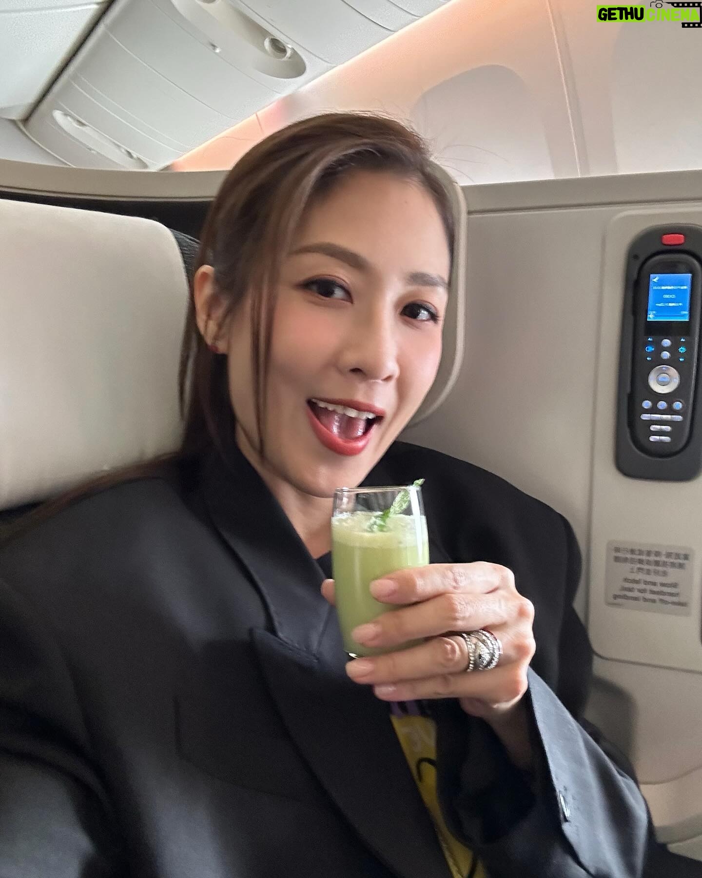 Sharon Chan Man-Chi Instagram - 上海我來也 好掛住小籠包❤️