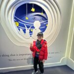 Sharon Chan Man-Chi Instagram - 子樂正日🎂的那一天 我們到了海洋公園 探小王子🤴🏻 還去了最愛的海龍王餐廳 吃生日大餐😋 他們三兄弟玩到唔捨得走 開心生日月♥️ @hkoceanpark #hkoceanpark #ChristmasSensationHOHOHO2023 #LePetitPrince80thAnniversaryGalacticVoyage #海洋公園 #聖誕全城HOHOHO2023 #小王子80周年星空遊歷之旅
