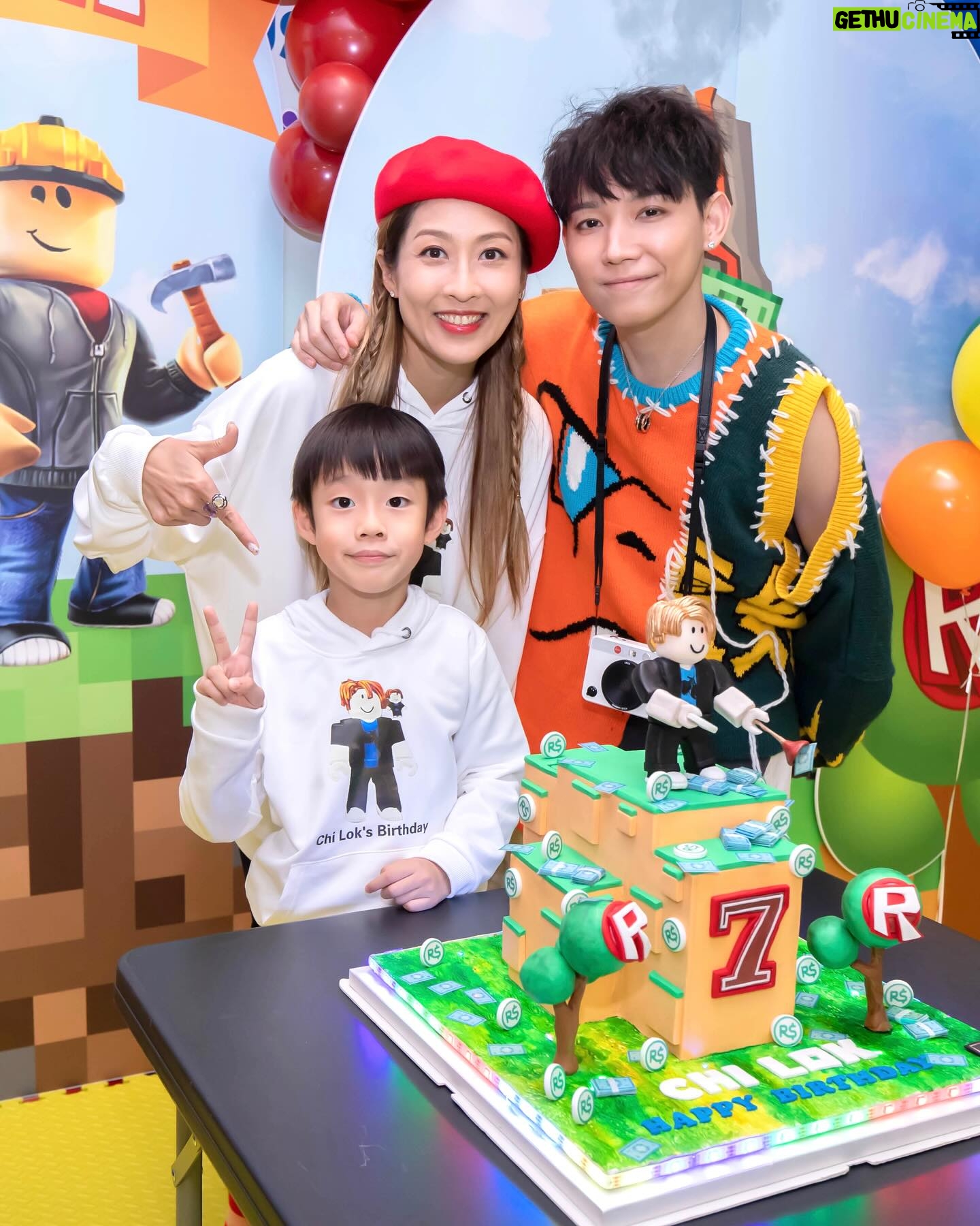 Sharon Chan Man-Chi Instagram - Hᴀᴘᴘʏ B Dᴀʏ Tᴏ Mʏ Dᴇᴀʀ Sᴏɴ ♥️ 你每年嘅生日 就算我有幾忙 我都想為你 舉行一個生日會 希望你開開心心 大個咗睇返 有好多美好嘅回憶 多謝大家咁錫子樂💕 大家最緊要 一家人平安健康😘 冬至安康🥂 🎡 @chill_kids_club 🎂 @theartiliciouscakery 😘 @jimmyosaka666 🌠 @cp_photobooth 🎑 @loveatfirstbitehk 🎨 @flash_pen_aman 🎈 @balloon_hk 📷 @leoliu_hk 🍔 @petitepalate.hk 🍩 @msdonutt 👨🏻🎤 @facepainterhk 🤵🏻♂️ @magic_by_squirrel