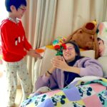 Sharon Chan Man-Chi Instagram - 最近日常🌵 1, 忽然街拍 2, 同Ah Zo互影 3,你哋喺肚裏面已經認識，沁沁津津💕 4,剪完頭髮，去食茶記 5,冇特登，果日同阿仔襯咗 6,呢張相有啲sad 7,情人節突然收子樂砌的LEGO玫瑰🌹 開心到完全唔理低炒 8,呢隻嘢叫做𝐤𝐚𝐩𝐢𝐛𝐚𝐥𝐚，子樂大愛 9,我比較鍾意流鼻涕呢隻 10,點解呢個時候睇月老，喊死我🥹
