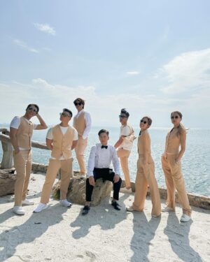 Sharon Chan Man-Chi Instagram - 人生第一次做兄弟😎
有幸第一次同非常好玩熱血
嘅鐵馬家族一齊做兄弟團
真係非常開心
又笑又喊♥️ 

#兄弟團 
#我很帥 
#馬家大婚
#幸運七人組