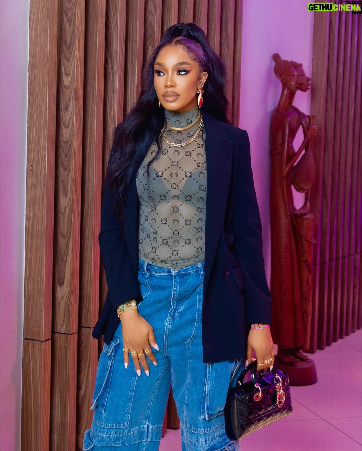 Sharon Ooja Instagram - Netflix had a beautiful event yesterday celebrating us women in the industry and our voices to celebrate women’s day… @naijaonnetflix the panel was nothing short of amazing it was super interesting hearing the stories of some of the women who shaped the industry and the thought process behind that gave me so much peace … thank you Netflix for bringing us all into a room to discuss and feel heard and pampered.. I loved every bit of it thank you @moabudu for all you do you know I love you truly ❤️Thank you to the whole Netflix team who flew down to make this happen and for making me feel seen and heard as an actor nothing beats this level of being attentive to one’s craft and taking time to make me and my fellow actors feel appreciated @naijaonnetflix love you ❤️ #hervoiceourstory #internationalwomensday #netflixbaby