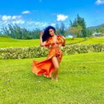Sharon Ooja Instagram – The weather in Hawaii was in agreement with my beauty❤️🌟 what a season for me …❤️

Outfit @tularoo__ 
Jewellery @bozjewelry 
Shades @bozdiamonds