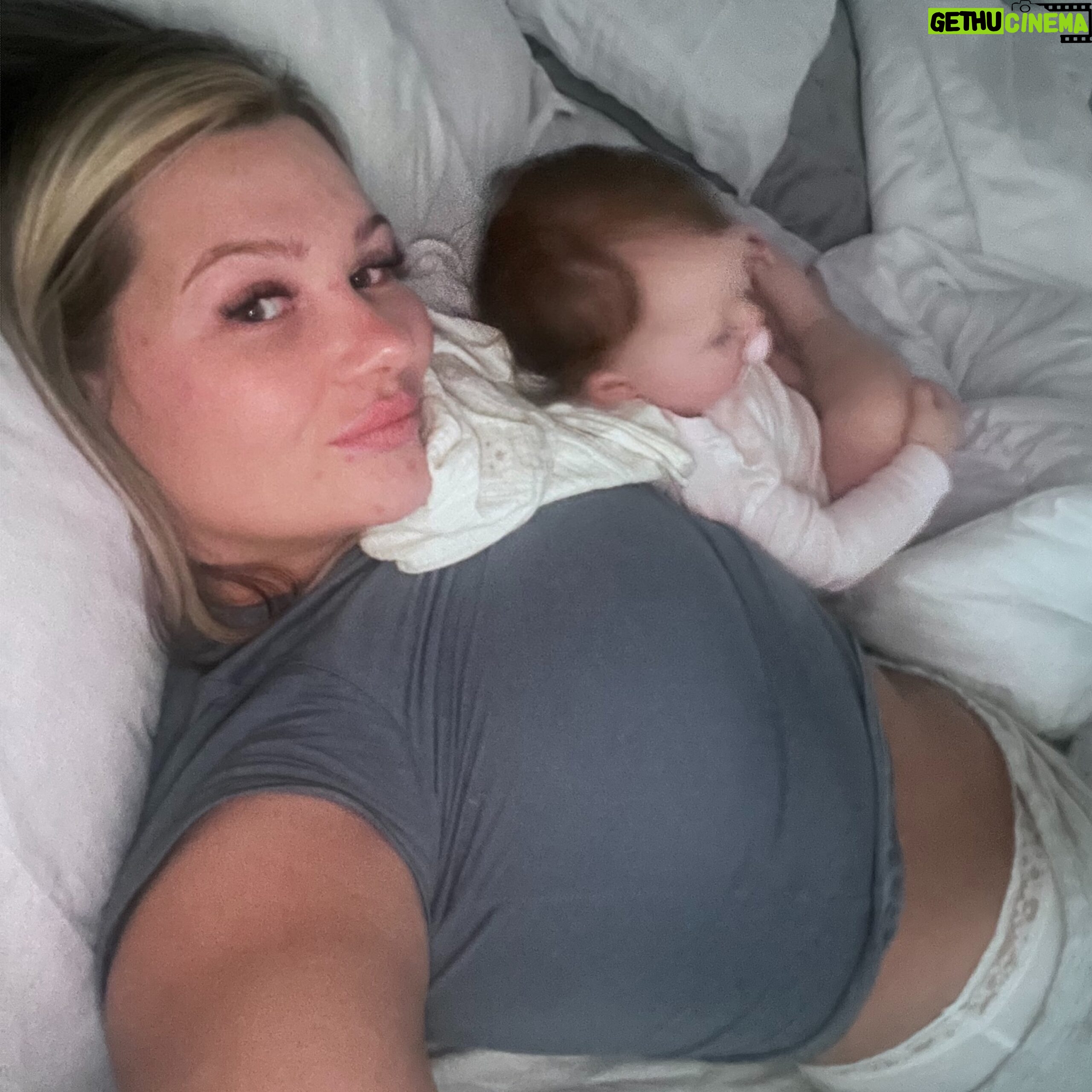 Shaughna Phillips Instagram - Thought this was gonna be a really cute picture. In our comfys, no make up on, snuggling, but Lucia’s picking her toe nails. Can’t win em all 🤷🏼♀️