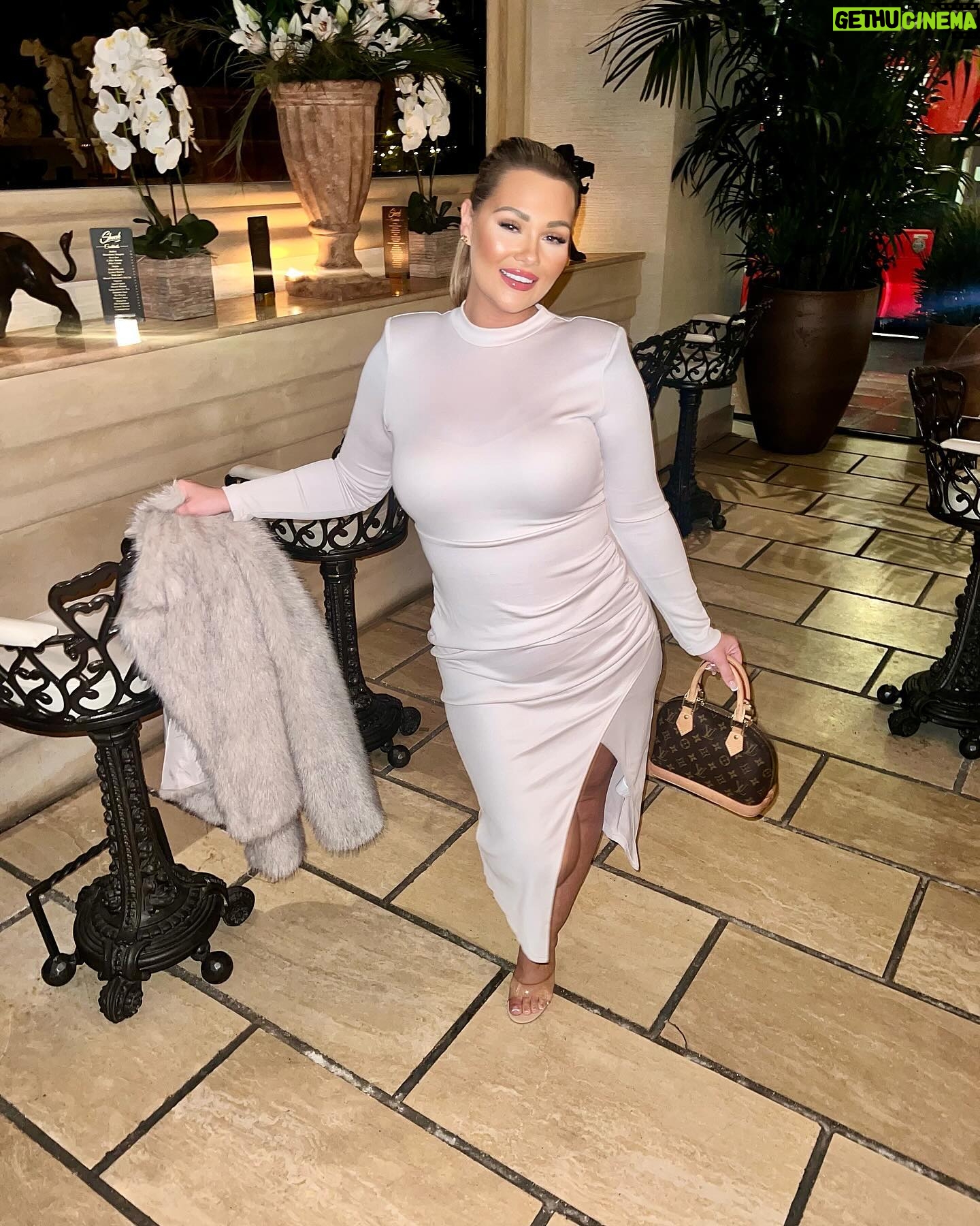 Shaughna Phillips Instagram - Officially “fcuk it, it’s Christmas” szn 🎄💁🏼♀️ Product ID: 24035037 Use my discount code "SP23Q4" for 15% OFF 😚 #AD#SHEINChristmas#SHEINGoodFinds#SHEINforAll #loveshein #ad #saveinstyle