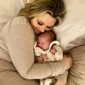 Shaughna Phillips Instagram - ✨🩷🎂 6 MONTHS OF YOU 🎂🩷✨

The love of my life, how did I do life without you pls? The happiest little babe I have ever seen!

I’m so excited for all of our adventures, for all the Christmas mornings and everything in between 🫶🏼

LPW 💘💘💘