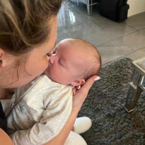 Shaughna Phillips Instagram - ✨🩷🎂 6 MONTHS OF YOU 🎂🩷✨

The love of my life, how did I do life without you pls? The happiest little babe I have ever seen!

I’m so excited for all of our adventures, for all the Christmas mornings and everything in between 🫶🏼

LPW 💘💘💘