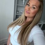 Shaughna Phillips Instagram – I’ve been in the depths of a true anxiety spiral the last 2 weeks, but I washed my hair and put make up on today and I think I’m out of it? Idk but here’s a selfie to prove I’m still alive 🙋🏼‍♀️
