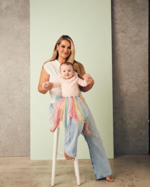 Shaughna Phillips Instagram - Some of my favourite shots from our @ok_mag shoot 🍭💘

Full interview and shoot is out in shops today! 

Memories for a lifetime 🤍🫧🌤️