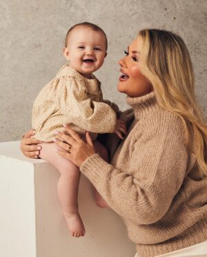 Shaughna Phillips Instagram - Some of my favourite shots from our @ok_mag shoot 🍭💘

Full interview and shoot is out in shops today! 

Memories for a lifetime 🤍🫧🌤️