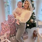 Shaughna Phillips Instagram – My Christmas dolly chops 🩷