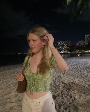 Shay Rudolph Instagram - 🥥🌴🌸🦎