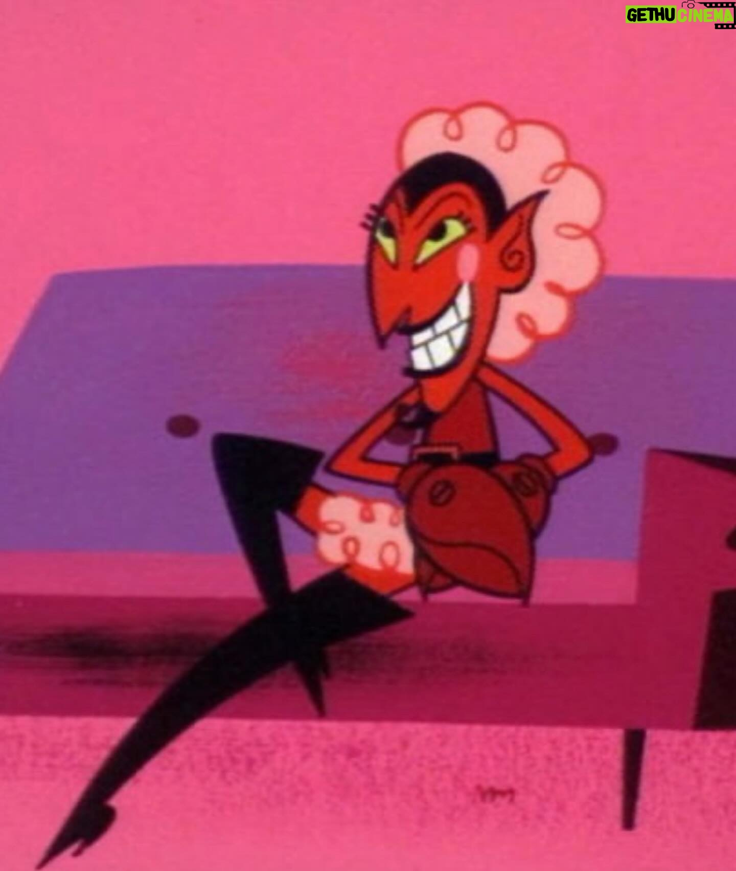 Shea Couleé Instagram - Happy Valentines Day! Which is a perfect day to remind you all that we are kicking off The Love Ball in just over a week! This show has been nothing short of a labor of LOVE. This incredible cast and team have been working tirelessly to curate an incredibly unique experience for the fans! TRUST me when I say you WON’T want to miss this! New York City is SOLD OUT. However, there are tickets still available for Chicago and Atlanta! If you are in town and available, please support my small black owned business and a cast full of incredible black talent during this years Black History Month. 💋💖💋 Tickets available at sheacoulee.com Artwork by @adamjohannessons