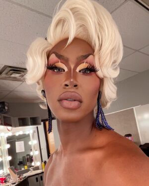 Shea Couleé Instagram - It that time of year! Are you wanting to be a gorgeous glowing diva with sparkling skin this winter? #slaybutter is back in stock and just in time for the Holidays! Whether you’re personally looking for the gift of glowing skin, or thinking of a gift for a loved one #slaybutter has got you covered! 

Hand made with love by @quietgirlsoap using ethically sourced shea butter that’s whipped to perfection and combined with derma-safe glitter, this moisturizer will give you the perfect glow to withstand the harsh winter elements.

Visit sheacoulee.com/shop to place your order today!

Link in bio ❄️