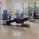 Shefali Shah Instagram - This was a new year resolution, from the new year of 1993 till 2023🙄. Finally I did start in 2023 end with @pranay_meher03 my amazing trainer. I dunno if I’ll ever be thin (thin as the world sees it) but I feel really good and honestly I really enjoy it. Try it. Take it from some one who hated exercising ❤️