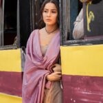 Shehnaaz Kaur Gill Instagram - ve mahiya mainu … #dhuplagdi #shehnaazgill 🌞🌞🌞