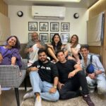 Shehnaaz Kaur Gill Instagram - 5:00Pm and it’s a wrap!!! @mickeycontractor @priyanka.s.borkar @manekaharisinghani @chintan_shah08 @shamu_kandara @kaushal_j