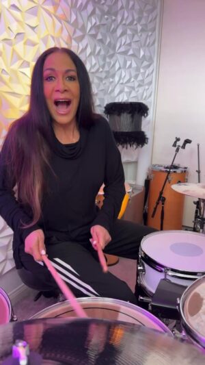Sheila E. Instagram - New Single Bemba Colora featuring Gloria Estefan and Mimy Succar March 8… @gloriaestefan @mimysuccar 

Live salsa concert featuring the artist performing on the album at the Fillmore Miami Beach April 3. @fillmoremb GET YO TIX 
New salsa album release April 5 
CHECK LINK IN BIO @dwdrums @celiacruz @lpmusicofficial @zildjiancompany @vicfirth @remopercussion @tonysuccar @iacheveres @misslamoore @jesssutcliffemixes @mychaelgabriel @officiallynnmabry @ladyrebeccajade @debinova @pete_escovedo @curtisbertron @nightsynth @_will0ndamix @glambynatalie @royalroww 
#SheilaE #sheilaedrummer #QueenOfPercussion #Legacy #Family #Salsa #SalsaDancers #SalsaMusic #Miami