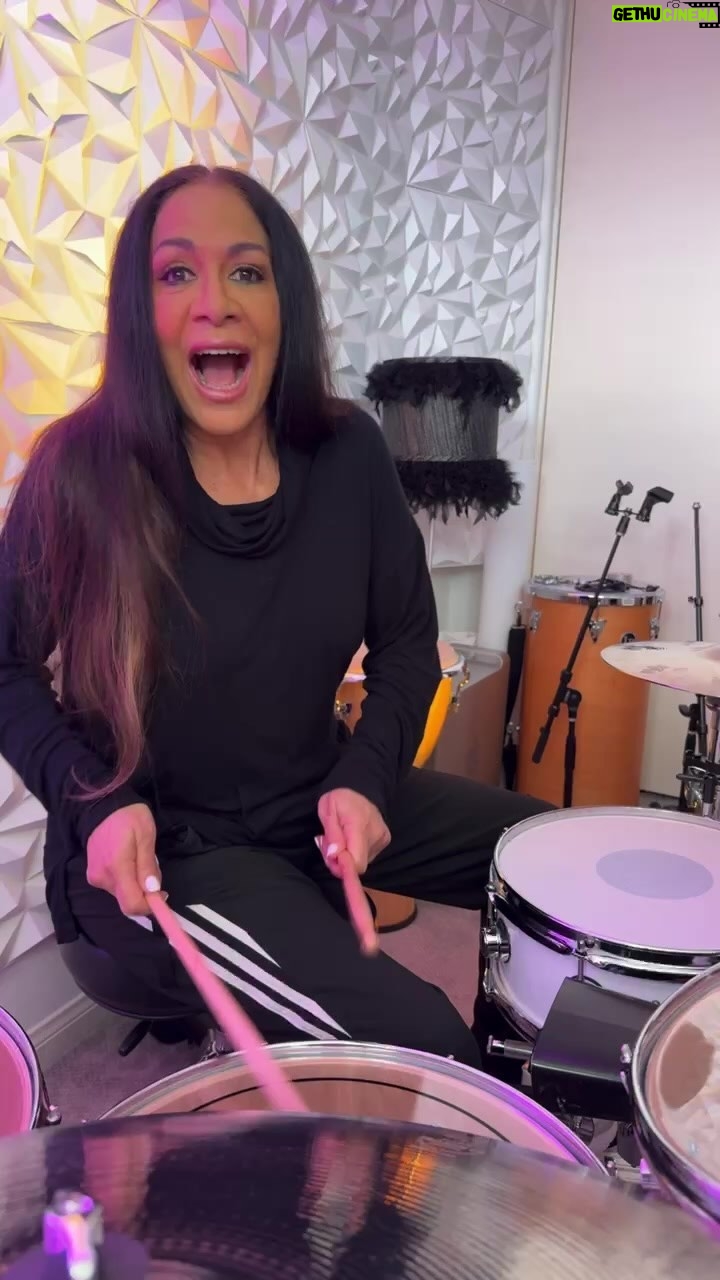 Sheila E. - 8.8K Likes - New Single Bemba Colora featuring Gloria Estefan and Mimy Succar March 8… @gloriaestefan @mimysuccar
Live salsa concert featuring the artist performing on the album at the Fillmore Miami Beach April 3. @fillmoremb GET YO TIX
New salsa album release April 5
CHECK LINK IN BIO @dwdrums @celiacruz @lpmusicofficial @zildjiancompany @vicfirth @remopercussion @tonysuccar @iacheveres @misslamoore @jesssutcliffemixes @mychaelgabriel @officiallynnmabry @ladyrebeccajade @debinova @pete_escovedo @curtisbertron @nightsynth @_will0ndamix @glambynatalie @royalroww
#SheilaE #sheilaedrummer #QueenOfPercussion #Legacy #Family #Salsa #SalsaDancers #SalsaMusic #Miami