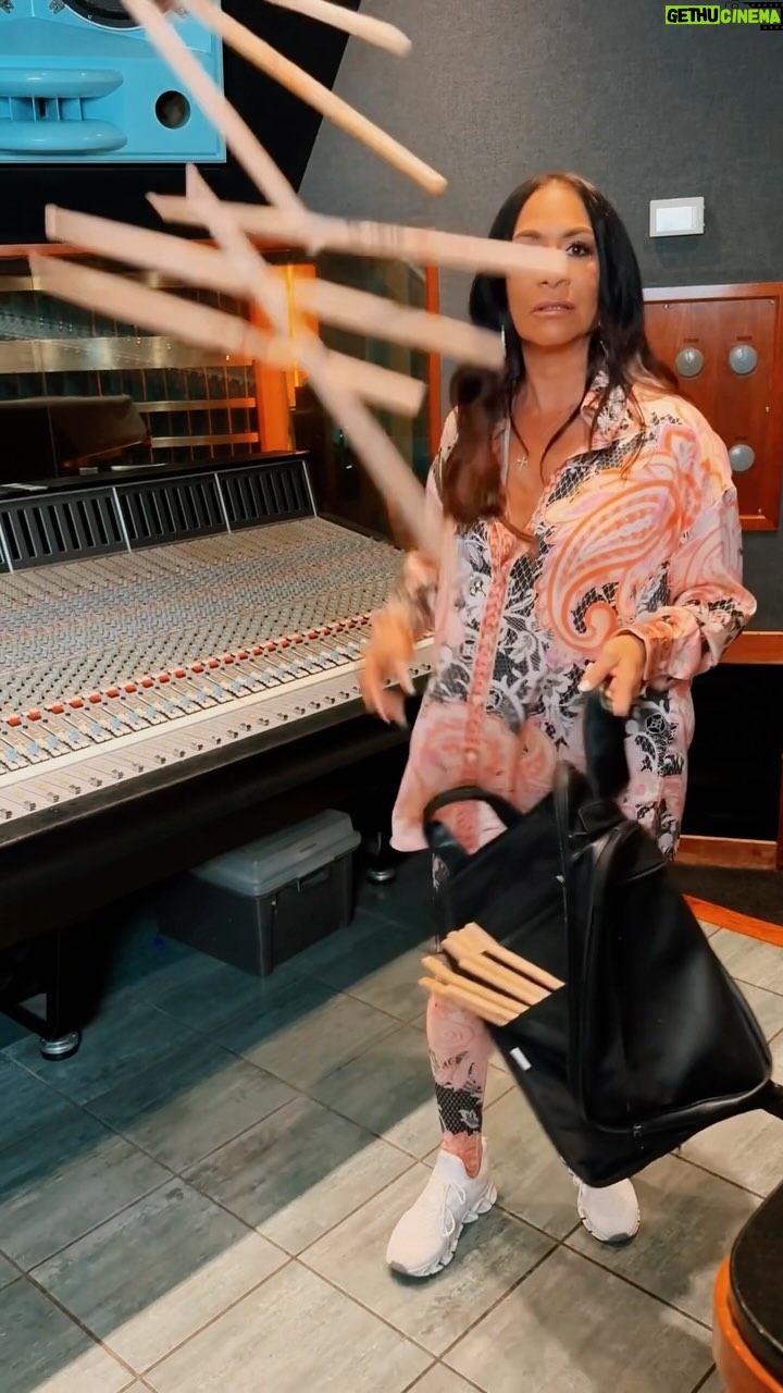 Sheila E. - 117.1K Likes - I’m a drummer and of course ? #drummer #queenofpercussion #sheilae #sheilaedrummer #escovedo #legacy #women