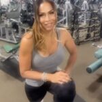 Shereé Whitfield Instagram - Face on pretty, 🍑 stay thick 💪🏽 🎶: @nickiminaj #SheByShereé #Fitness #WomensHealth #Squats #NickiMinaj #PinkFriday #Trending #Tuesday #FYP