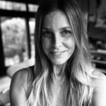 Sheri Moon Zombie Instagram - #challengeaccepted thank u @kimsaigh #womensupportingwomen I’m lucky to have girlfriends who are smart, self supporting, single moms, teachers, doctors, lawyers and artists🖤