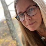 Sheri Moon Zombie Instagram – Checking out the #fallcolors 🍁🧡 #foliagejunkie #autumnalvibes #decayingbeauty