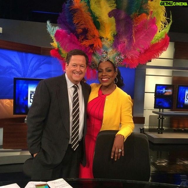 Sheryl Lee Ralph Instagram - Sam was THE entertainment reporting man! What a sad and sudden loss. He was a wonderful man who supported me so much throughout my career and I will miss him dearly. I am sending all my love to my @ktla5news family.