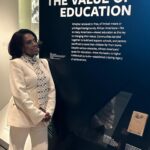 Sheryl Lee Ralph Instagram - Last Friday, I had the honor of commemorating the 70th anniversary of Brown vs. Board of Education, which demanded an end to the segregation of America’s schools. Accompanied by my special guest, my 89-year-old Aunt Carolyn, an esteemed educator, I also had the privilege of meeting some of the Little Rock Nine—those brave teenagers who endured extreme racism in pursuit of their education. The African-American Museum of Culture is a must-visit if you get the chance. Thank you, @naacp, for this unforgettable experience.