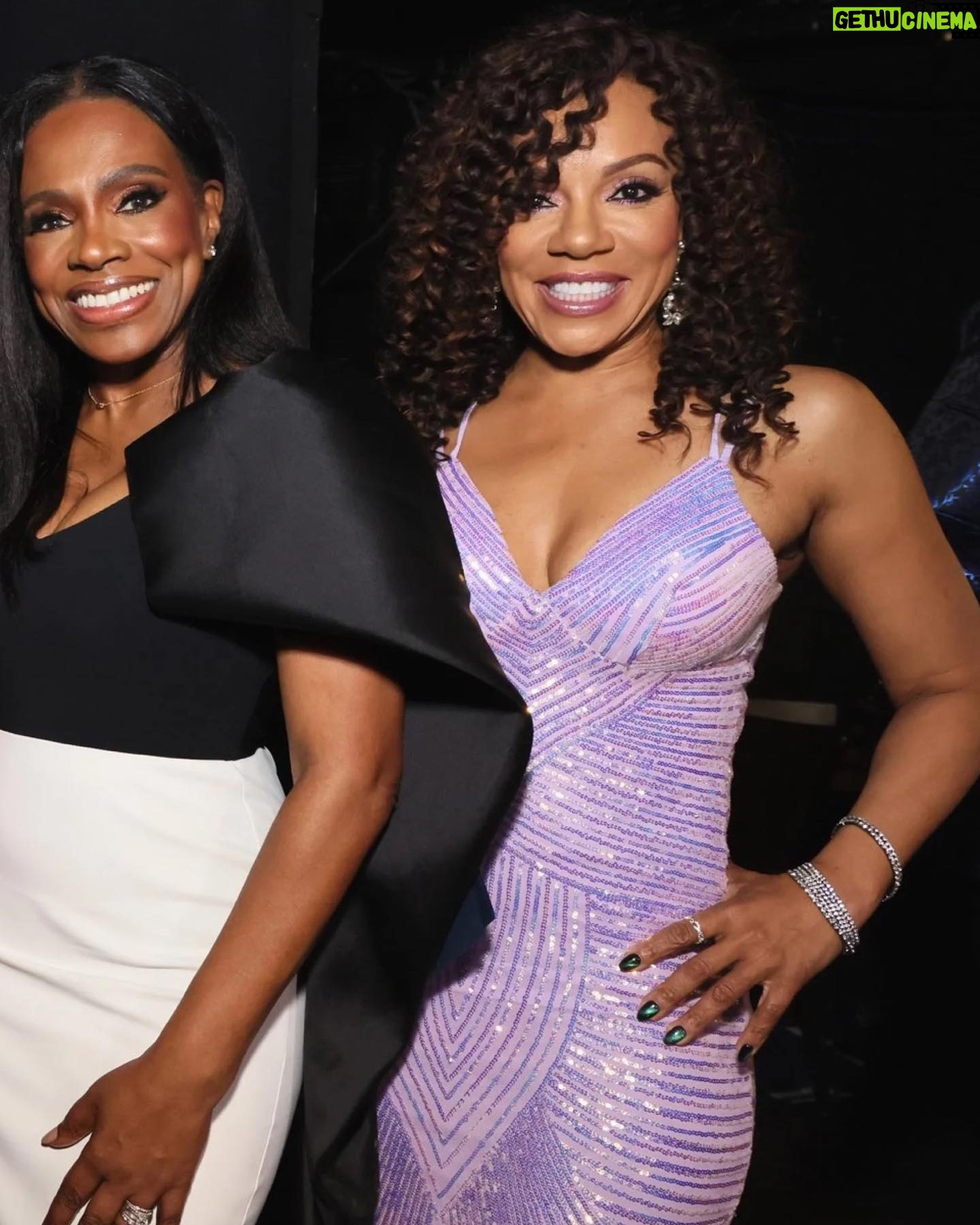 Sheryl Lee Ralph Instagram - Darlings, Saturday we danced in the light of 10 incredible years of truth, love, and unstoppable courage. Congratulations to @betterbrothersla for a decade of celebrating and uplifting our beautiful LGBTQIA community. Scott and Vincent, your vision and your commitment has paved the way for countless voices to be heard and celebrated. To every honoree, your journey inspires and uplifts us all! Congratulations! 📸: @gipiii