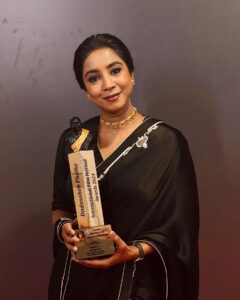 Shilpa Rao Instagram - Absolute honour to be part of the legacy of @dpiff_official … Thank you so much 🙏🏼🙏🏼🙏🏼. Thank you guys for your love, truly humbled 🙏🏼❤️. Wearing @raw_mango Jewellery by @yuvaanjewels Watch by @longines HMU by @mainak.mk_up #shilparao #dadasahebphalkeawards