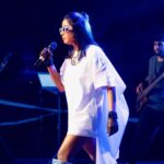 Shilpa Rao Instagram – Bhopal you were pure love last night ❤️❤️❤️.
See you soon 🤗.
Next stop … #Bengaluru ✌️.

@buttonchutney @chandanraina @sharmasajal @johnston_dsouza @rohitprasannaflute  @anil.chawla.keys @soothermusic @sarthak.pahwa @girish.dias @collectiveartistsdiaries @shotbyviper thank you for everything 🤗🤗🤗. 

Jewellery by @nashiraindia 
Photos by @shotbyviper 
HMU by @makeupartistnamrata 

#shilparao #shilparaolive