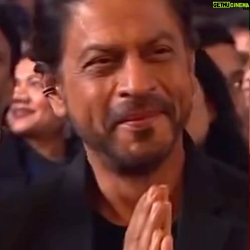 Shilpa Rao - 255.3K Likes - What a night 🤩🤩🤩.
Thank you @zeecineawards , thank you @iamsrk Sir for everything 🙏🏼❤️.
All you guys I’m so humbled by your constant love and support 🤗🤗🤗.
Let’s get to the studio now ✌️.
More music coming your way 😍.
#shilparao #srk