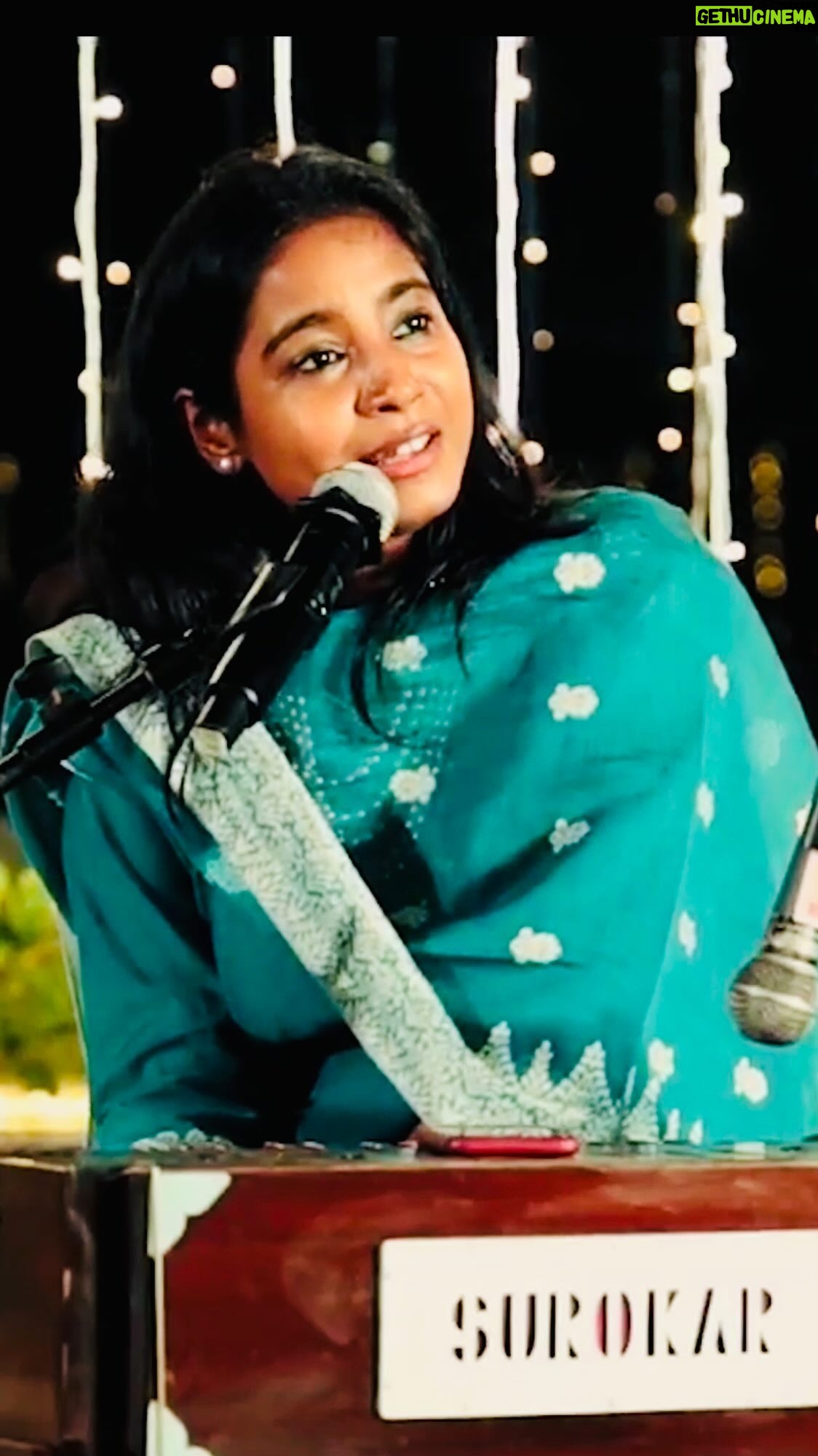 Shilpa Rao - 228.9K Likes - Finally found the full video of #Kalank … hope you like ❤️❤️❤️.
#shilparao