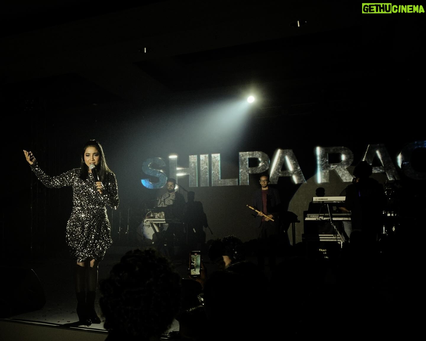 Shilpa Rao Instagram - #BANGKOK you just took our heart away. Will remember how you made all of us feel on stage, thank you so much ππΌβΊοΈπ€β€οΈ. @buttonchutney @chandanraina @sharmasajal @johnston_dsouza @rohitprasannaflute @anil.chawla.keys @soothermusic @sarthak.pahwa @girish.dias @calvinstragram @collectiveartistsdiaries @shotbyviper @ramanujdeka thank you for everything π€π€π€. Outfit by @kanganatrehanofficial Photos by @shotbyviper HMU by @mainak.mk_up #shilparao #shilparaolive