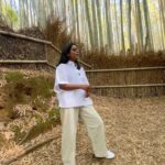 Shilpa Rao Instagram - Hare hare baans kata more angana … these beautiful bamboo trees reminded me of this beautiful song by #AmirKhusro ❤️. The #ArashiyamaBambooForest is an absolute beauty ☺️. #shilparao
