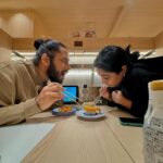 Shilpa Rao Instagram - Sushi mein humari khushi 🍣 🍱 . Loving the mix of traditional sushi with technology ✌️. #shilparao #riteshkrishnan #sushi
