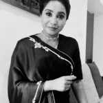 Shilpa Rao Instagram – Thinking of this soothing ghazal by Begum Akhtar Ji and Sudarshan Faqir Ji ❤️.
This is the perfect combo for a nice summer night listening session.
Do go and hear the OG’s rendition, you will fall in love ❤️.

Wearing @raw_mango 
Jewellery by @yuvaanjewels 
HMU any @mainak.mk_up 

#shilparao #ghazal #begumakhtar