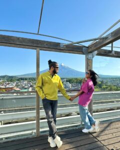 Shilpa Rao Instagram - Love in Tokyo ❤️❤️❤️. Mt. Fuji has been there for over 100,000 years. Has seen centuries passing by. But I think the best thing it must have seen is lovers walking by ☺️. #shilparao #riteshkrishnan #mtfuji #tokyo