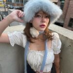 Shin Ji-min Instagram - 오늘도 워킹토킹 하세여 🚶‍♂️💬🤎