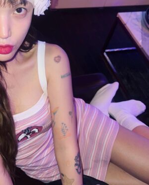 Shin Ji-min Instagram - J