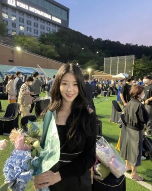 Shin Ji-yeon Instagram - 동생 졸업식에서 내 사진 찍기✨😜