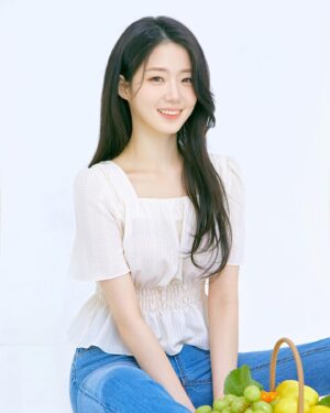 Shin Ji-yeon Instagram - 미쏘와 함께한 로맨틱 스프링🌼

#미쏘 @mixxo_korea